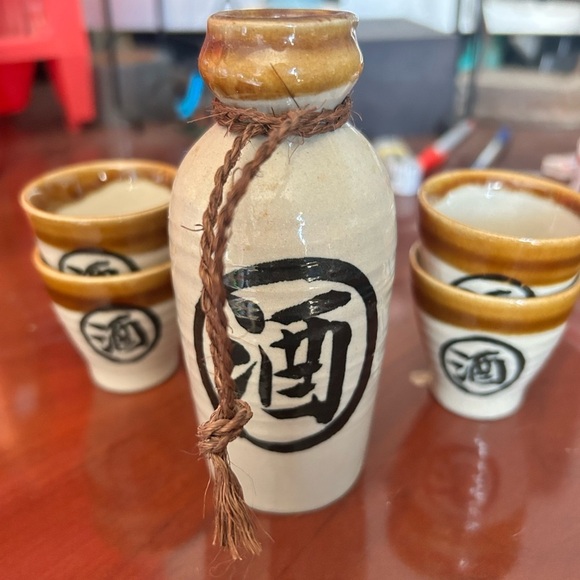 Vintage Genuine Japanese Kanji Sake Cups & Bottle 5pc Set​​​ - Picture 2 of 5